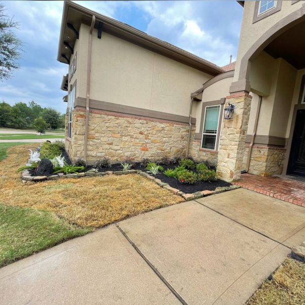 New-Ground-Services_Landscaping-in-Houston-094